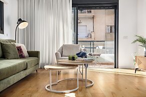 Sunny Chic in TLV Center by Sea N' Rent