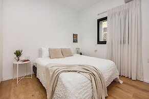 Sunny Chic in TLV Center by Sea N' Rent