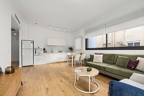 Sunny Chic in TLV Center by Sea N' Rent