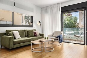 Sunny Chic in TLV Center by Sea N' Rent