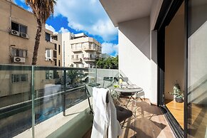 Sunny Chic in TLV Center by Sea N' Rent