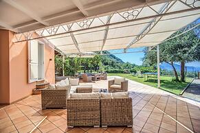 Villa Seaview With Private Garden And Pool