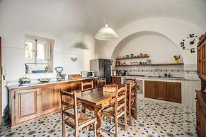 Villa Seaview With Private Garden And Pool