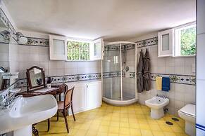 Villa Seaview With Private Garden And Pool