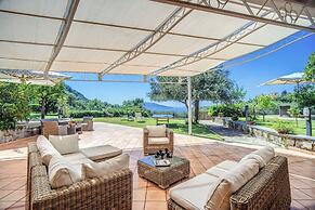 Villa Seaview With Private Garden And Pool