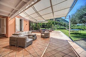 Villa Seaview With Private Garden And Pool
