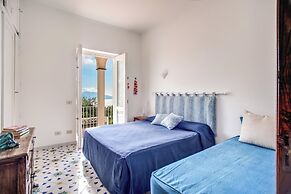 Villa Seaview With Private Garden And Pool