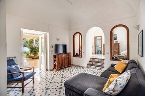 Villa Seaview With Private Garden And Pool