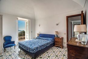 Villa Seaview With Private Garden And Pool