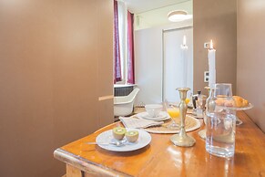 Viav by Rent All Como