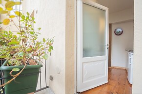 Viav by Rent All Como