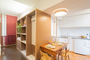 Viav by Rent All Como