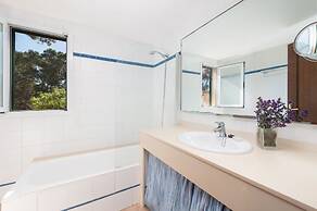 Burgit in Santa y With 2 Bedrooms and 1 Bathrooms