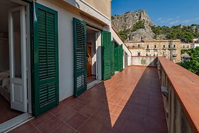 Terrazza Matteotti a Cefal by Wonderful Italy