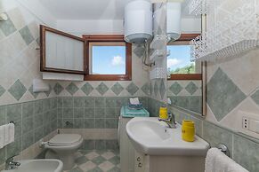 Casa Emozione With Shared Pool