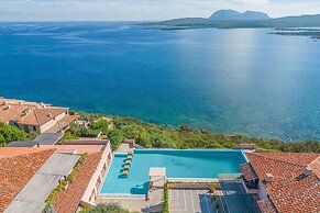 Casa Emozione With Shared Pool
