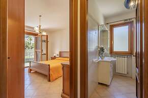 Spacious Apartment With Terrace by Wonderful Italy