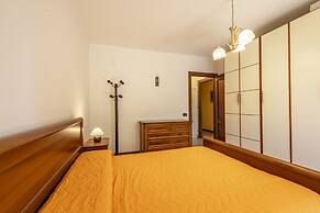 Spacious Apartment With Terrace by Wonderful Italy