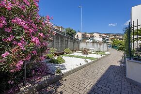 Spacious Apartment With Terrace by Wonderful Italy