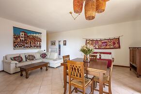 Spacious Apartment With Terrace by Wonderful Italy