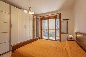 Spacious Apartment With Terrace by Wonderful Italy
