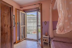 Spacious Apartment With Terrace by Wonderful Italy