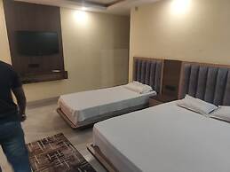 Goroomgo Basu Premium Puri