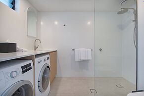 The Shores Surfers Paradise Apartments