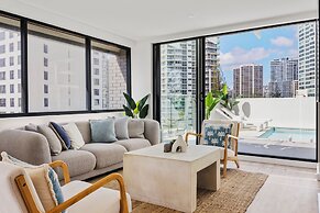 The Shores Surfers Paradise Apartments