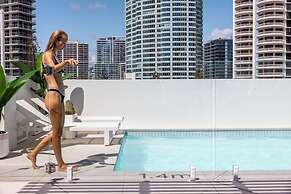 The Shores Surfers Paradise Apartments