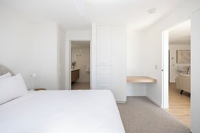 The Shores Surfers Paradise Apartments