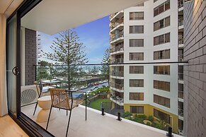 The Shores Surfers Paradise Apartments