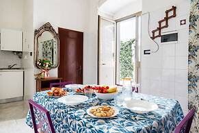 4196 Tina House & Parking by Barbarhouse