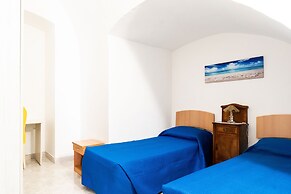 4196 Tina House & Parking by Barbarhouse