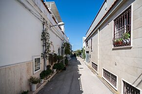 4196 Tina House & Parking by Barbarhouse