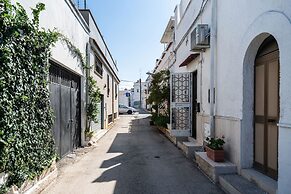 4196 Tina House & Parking by Barbarhouse