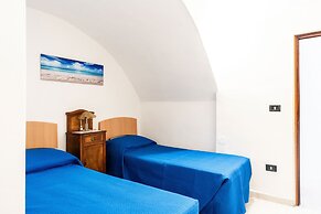 4196 Tina House & Parking by Barbarhouse