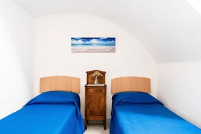 4196 Tina House & Parking by Barbarhouse