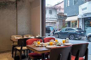 Smart and Simple Hotel Karakoy