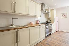 Host Stay Yule House