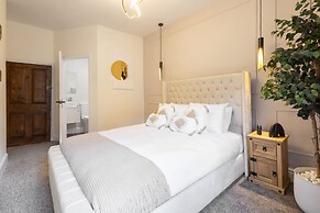 Host Stay Yule House