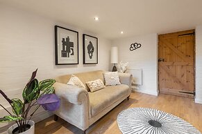 Host Stay Yule House