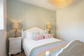 Host Stay Yule House