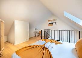 Chic Duplex Studio With High-quality Finishes in Ghent Center