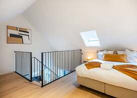 Chic Duplex Studio With High-quality Finishes in Ghent Center