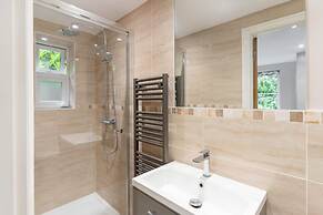 Host Stay Clearmount Cottage