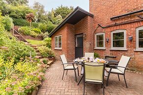 Host Stay Clearmount Cottage