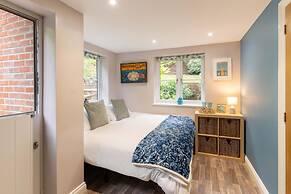 Host Stay Clearmount Cottage