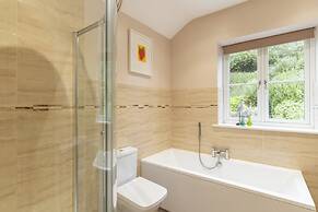 Host Stay Clearmount Cottage