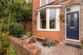 Host Stay Clearmount Cottage